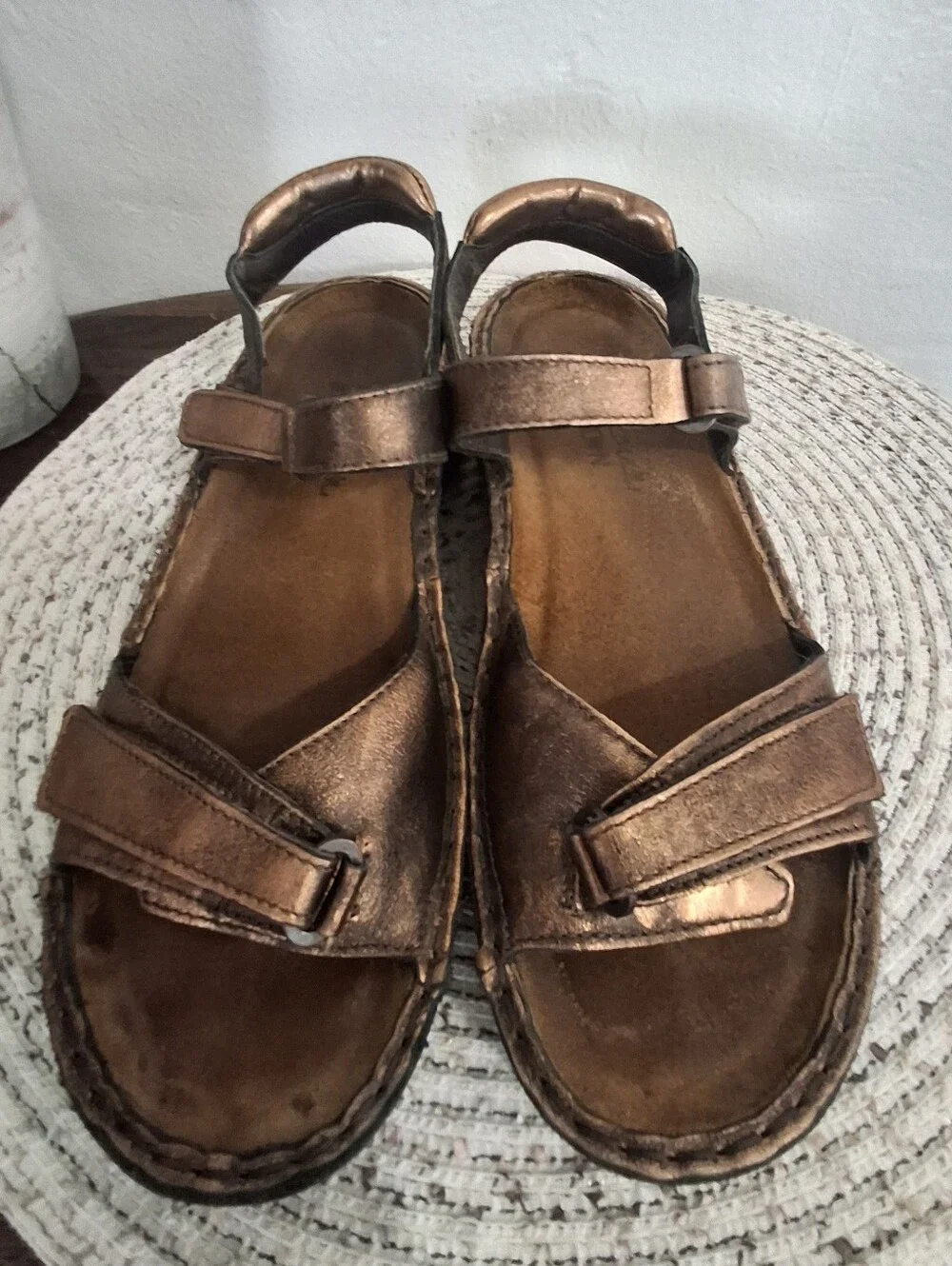 Naot Women's Metallic Bronze Adjustable Strap Sandals Size 39.